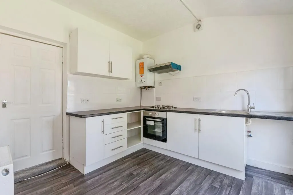 2 bed Ground Flat