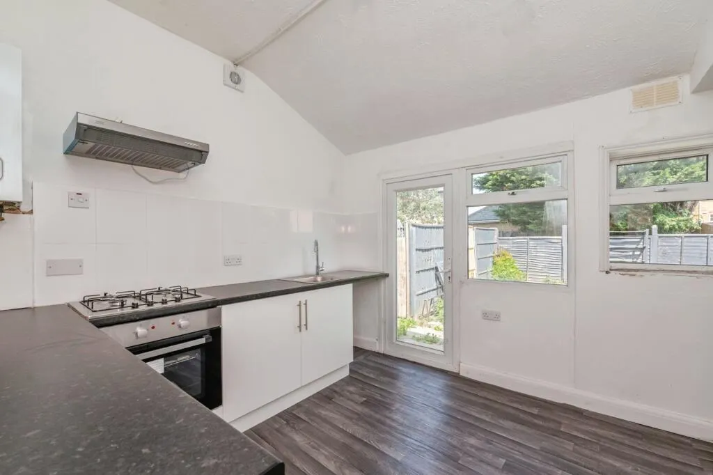 2 bed Ground Flat