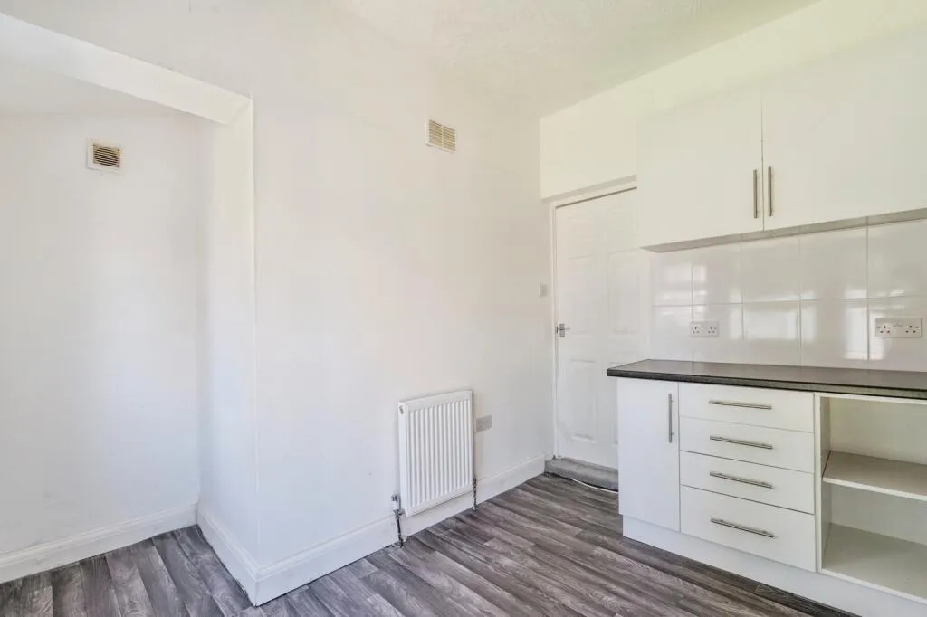 2 bed Ground Flat