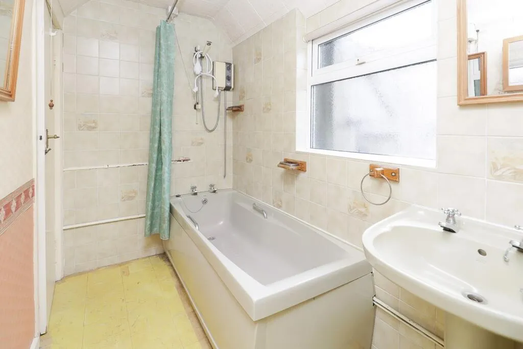 2 bed Detached