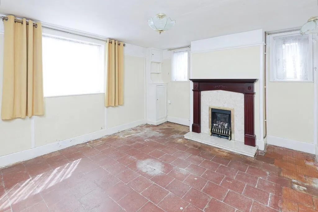 2 bed Detached