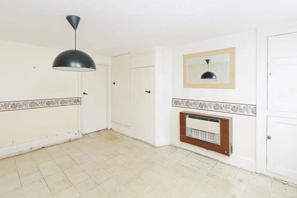 2 bed Detached