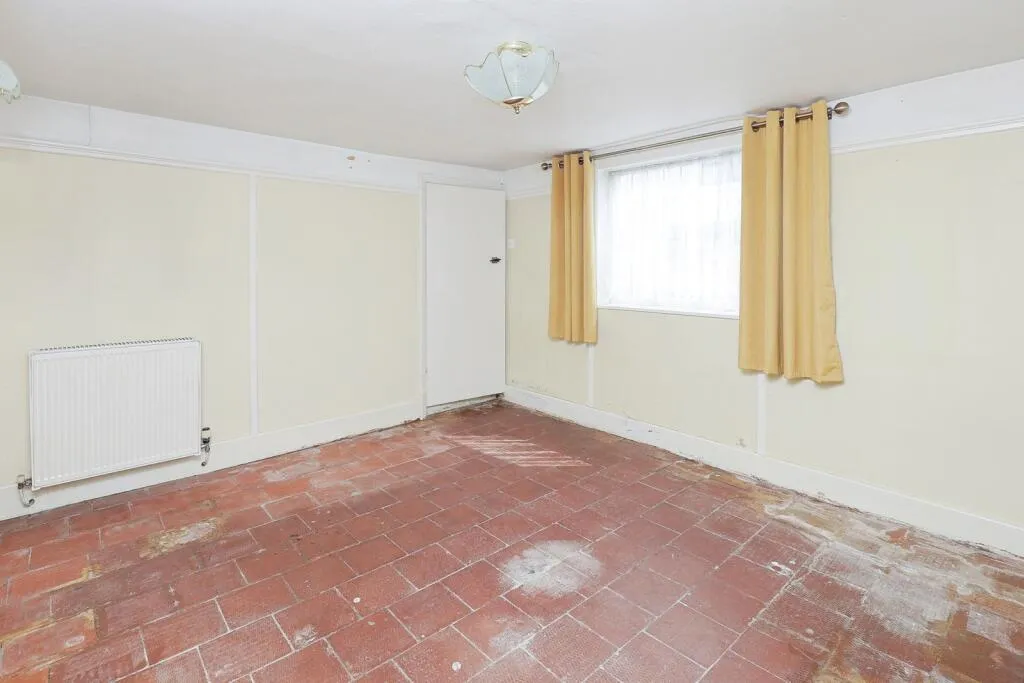 2 bed Detached