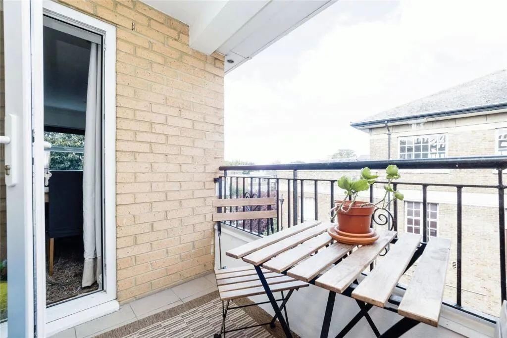 2 bed Apartment