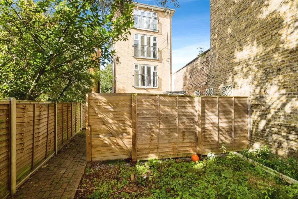 2 bed Apartment