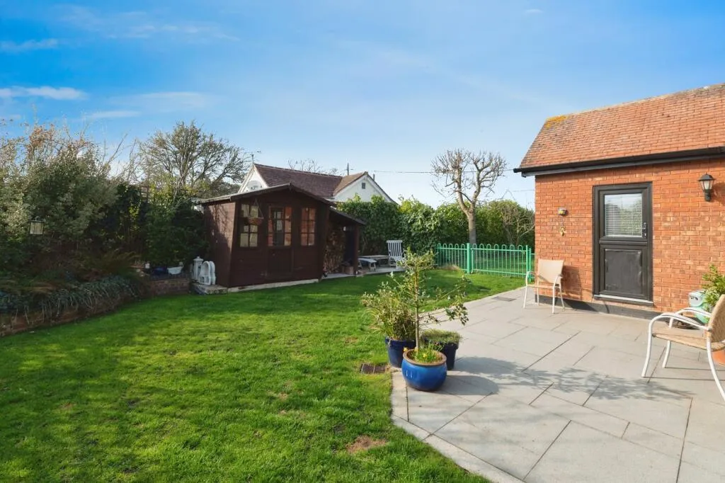 3 bed Detached Bungalow