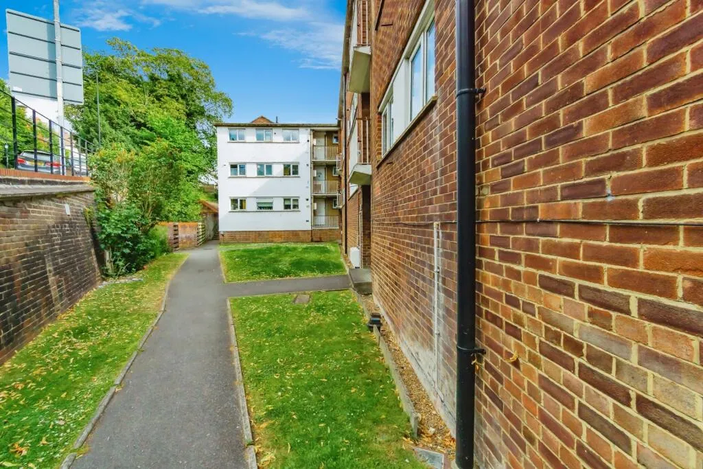 2 bed Apartment
