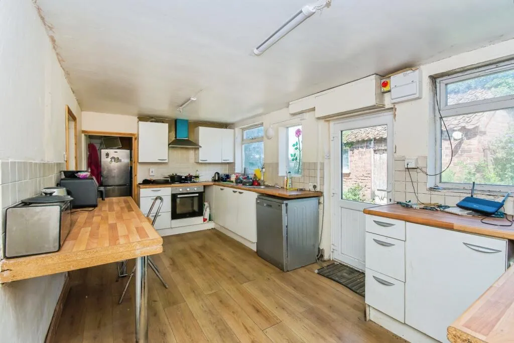 4 bed Detached