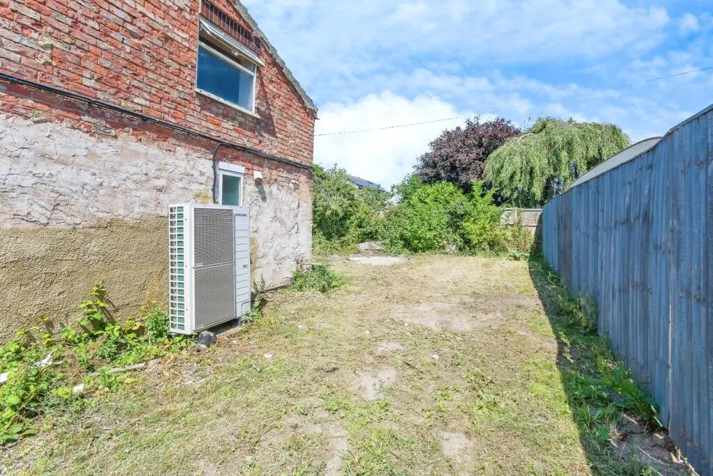 4 bed Detached
