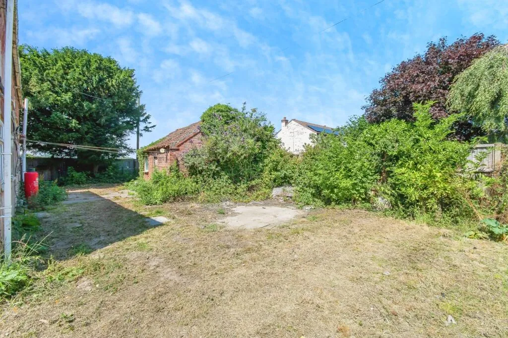 4 bed Detached