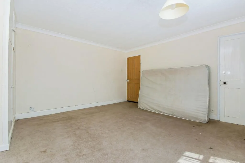 4 bed Detached