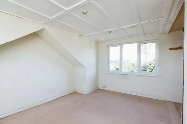 5 bed Semi-Detached