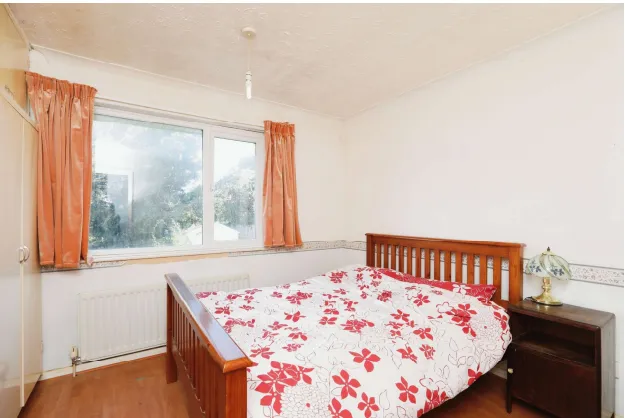 5 bed Semi-Detached