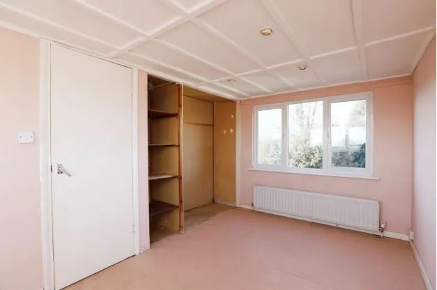 5 bed Semi-Detached