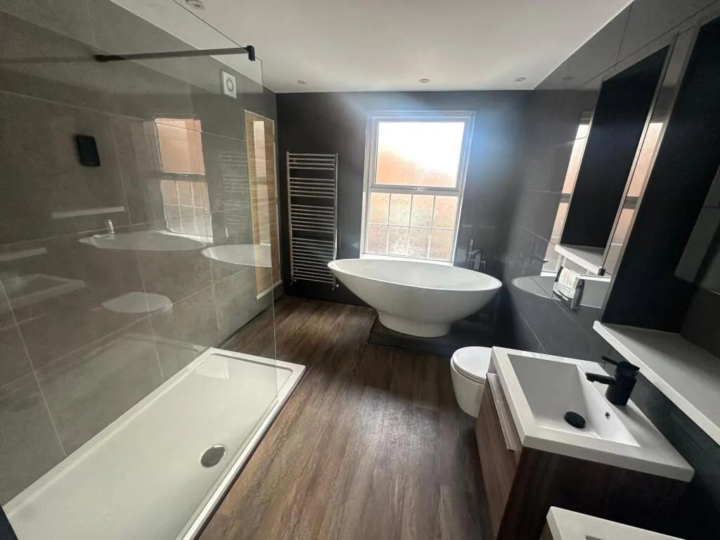 3 bed End of Terrace