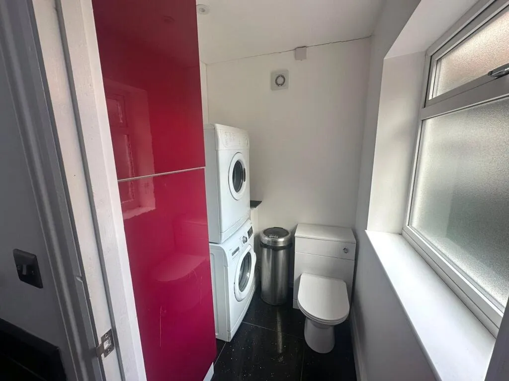 3 bed End of Terrace