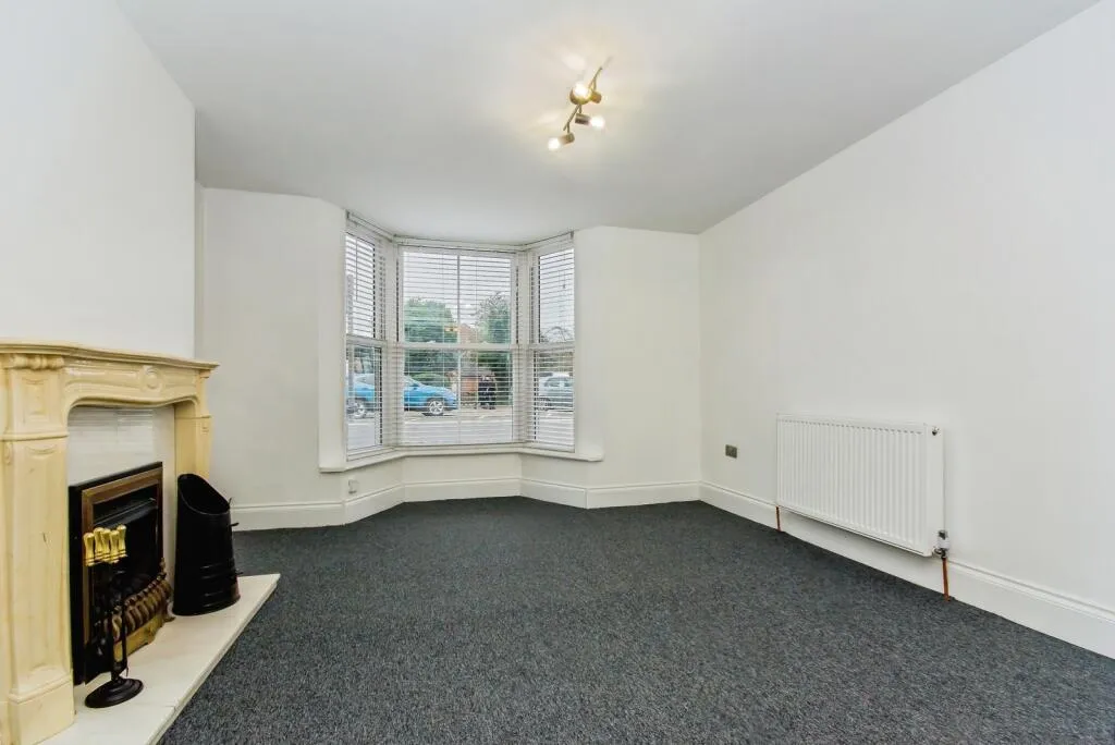 3 bed End of Terrace