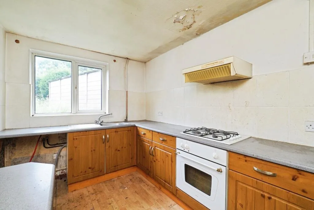 3 bed End of Terrace