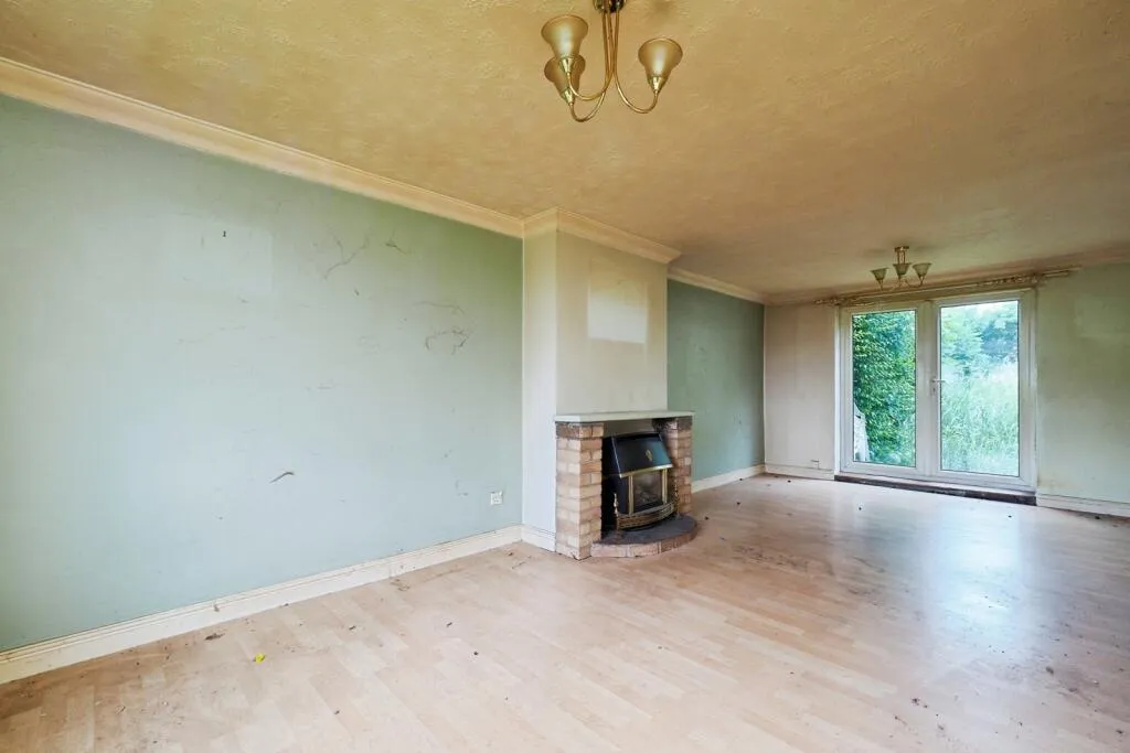 3 bed End of Terrace