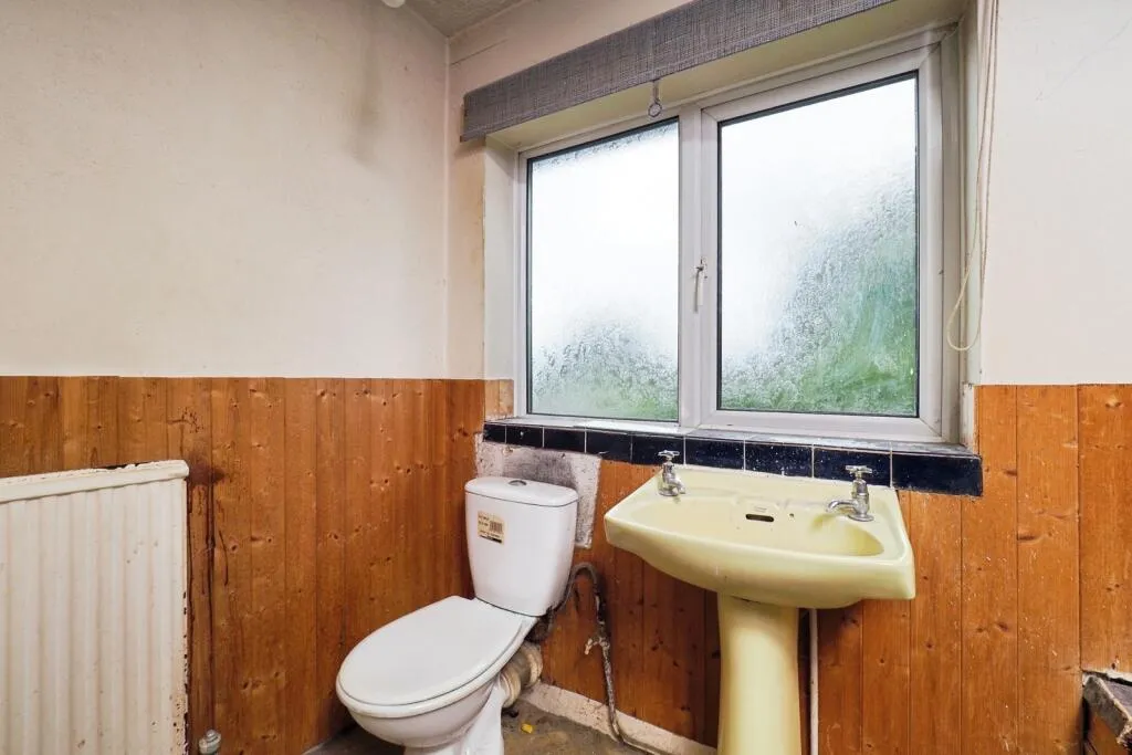 3 bed End of Terrace