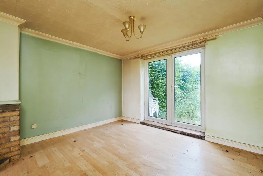 3 bed End of Terrace