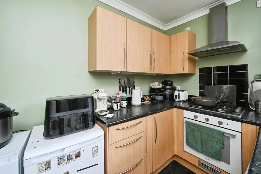 2 bed House