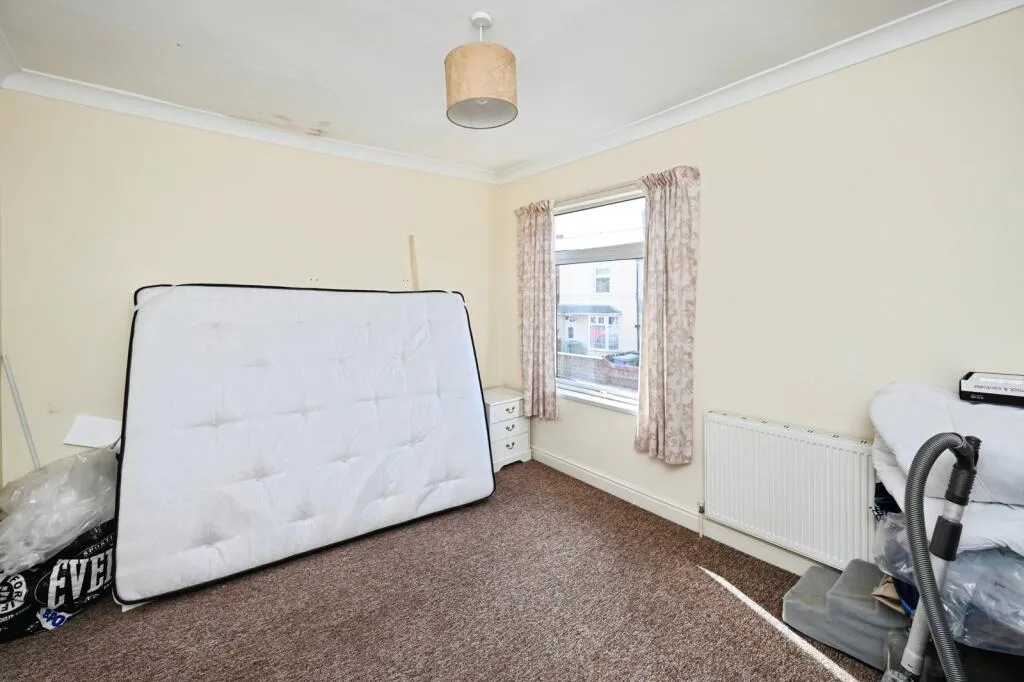 2 bed House