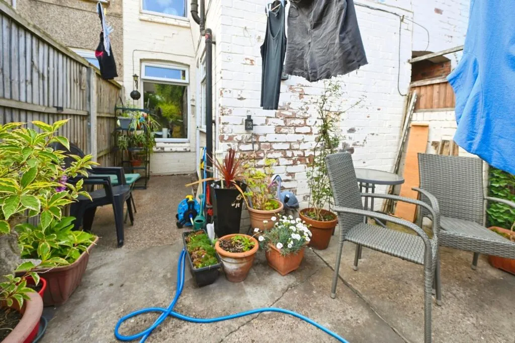 2 bed House