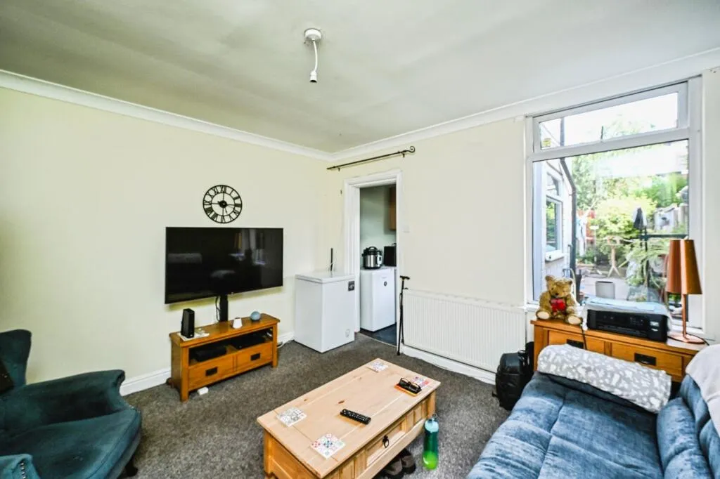 2 bed House