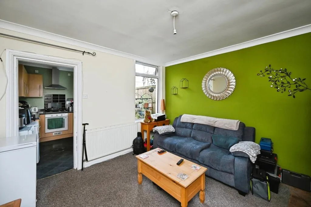 2 bed House