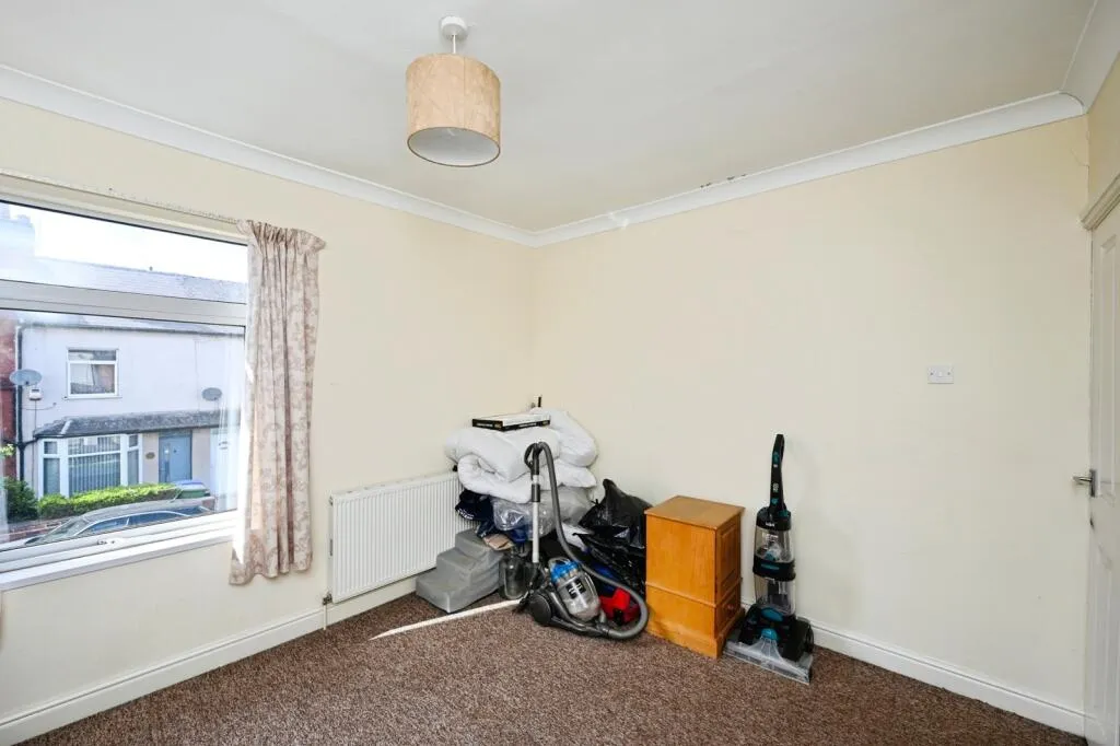 2 bed House
