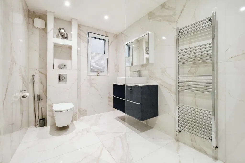 4 bed Semi-Detached Bungalow