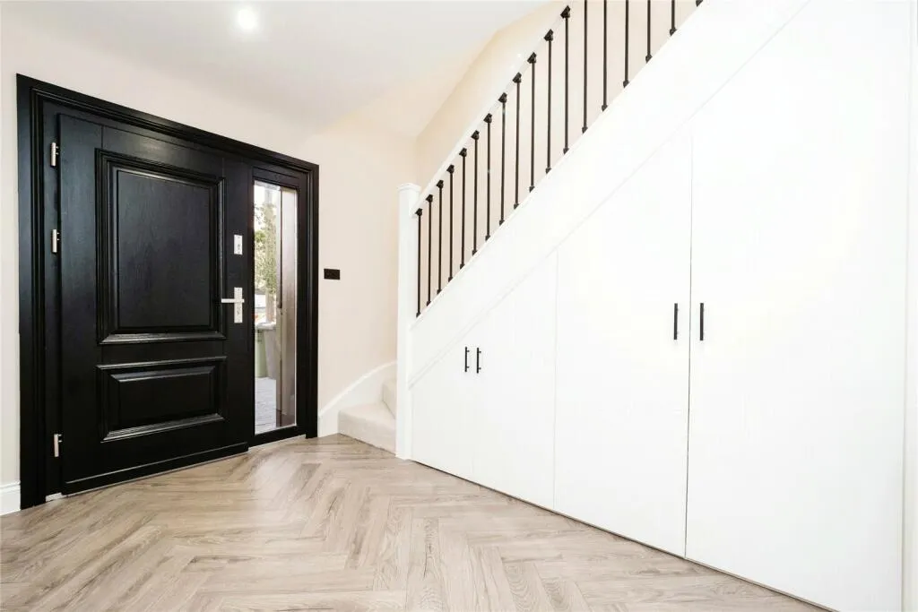 4 bed Semi-Detached Bungalow