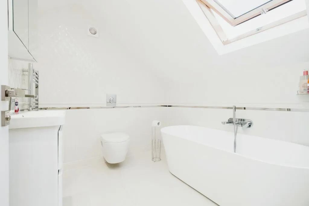 4 bed Semi-Detached Bungalow
