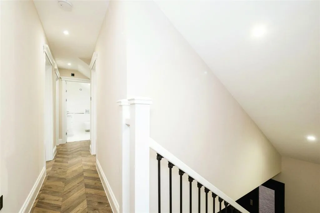 4 bed Semi-Detached Bungalow