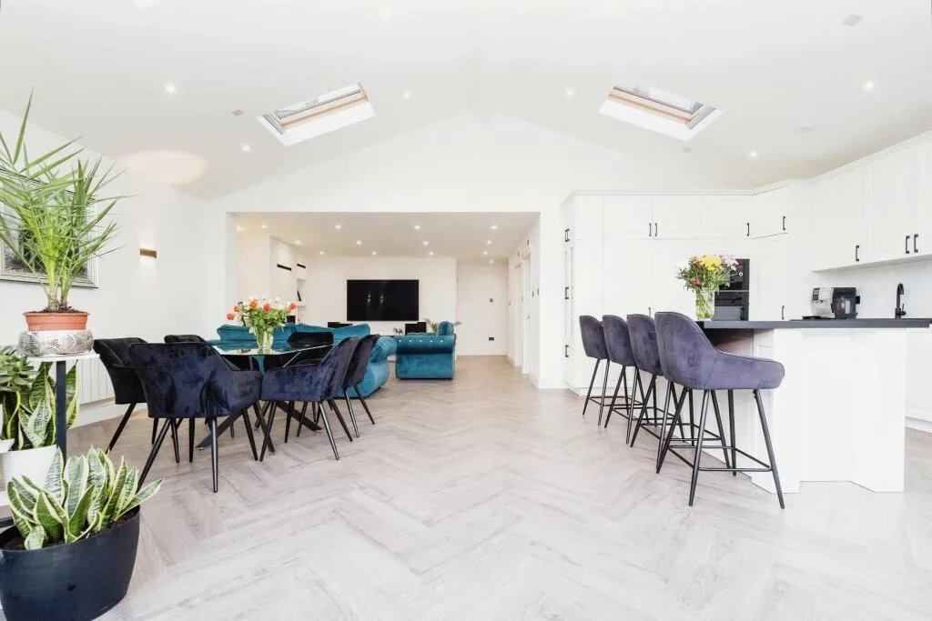 4 bed Semi-Detached Bungalow
