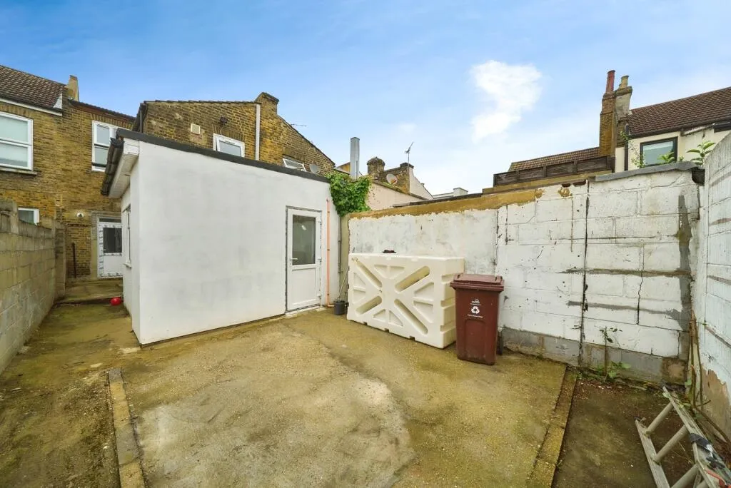 3 bed Terraced