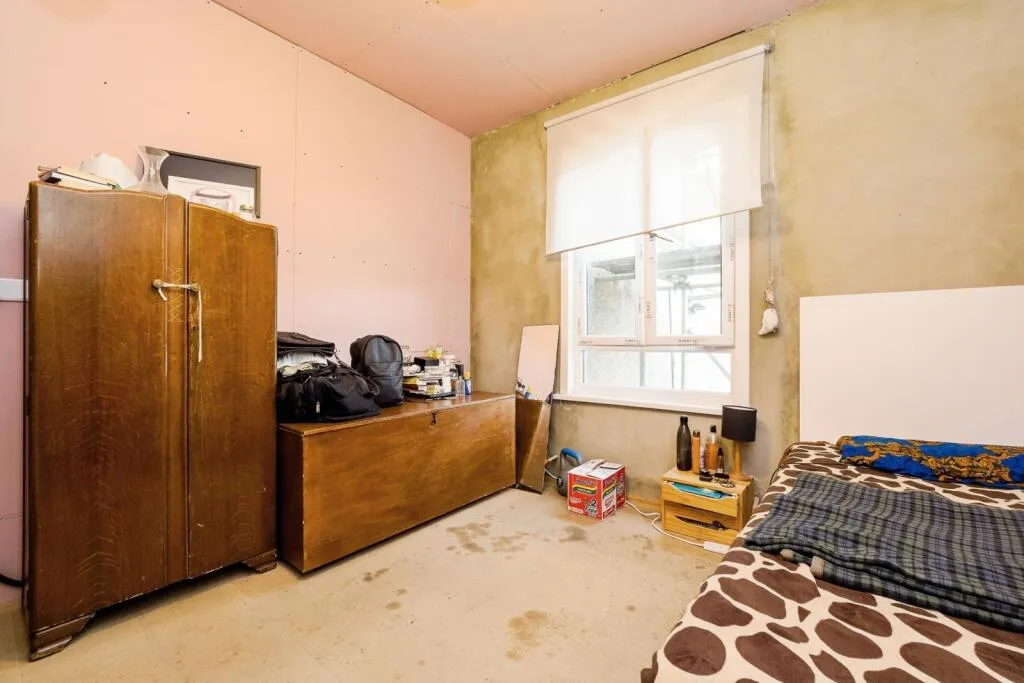 5 bed House
