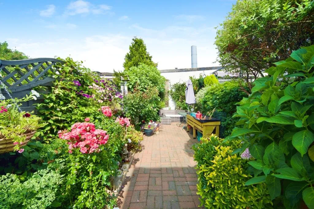 2 bed Apartment