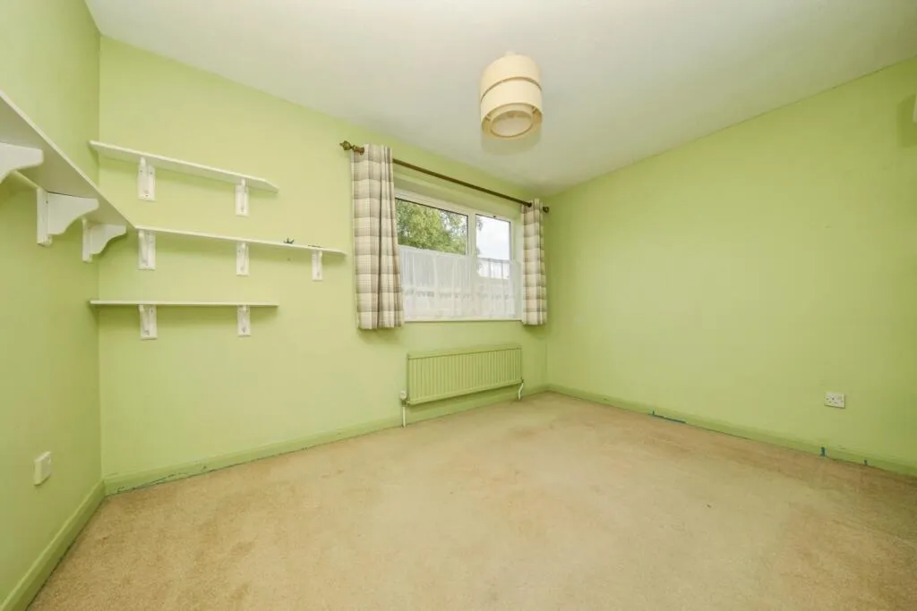 4 bed Detached