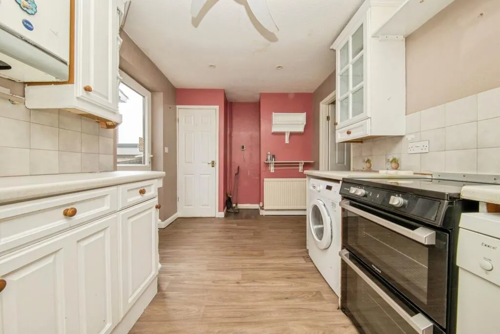4 bed Detached