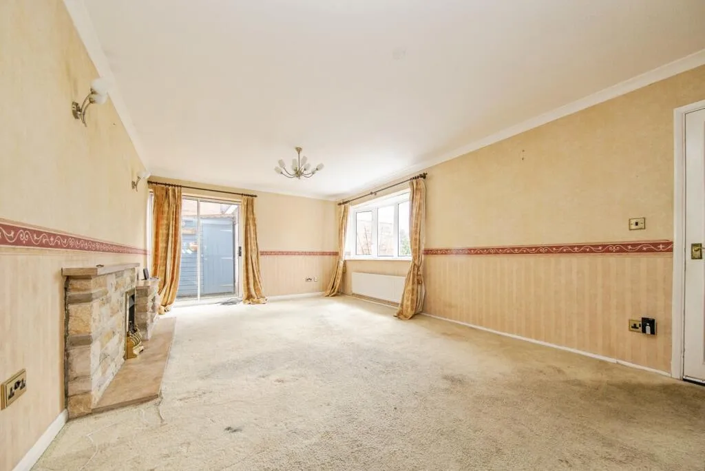 4 bed Detached