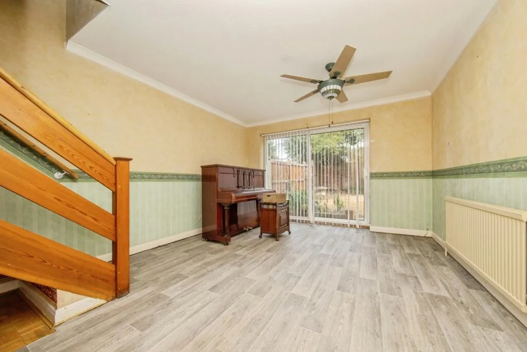 4 bed Detached