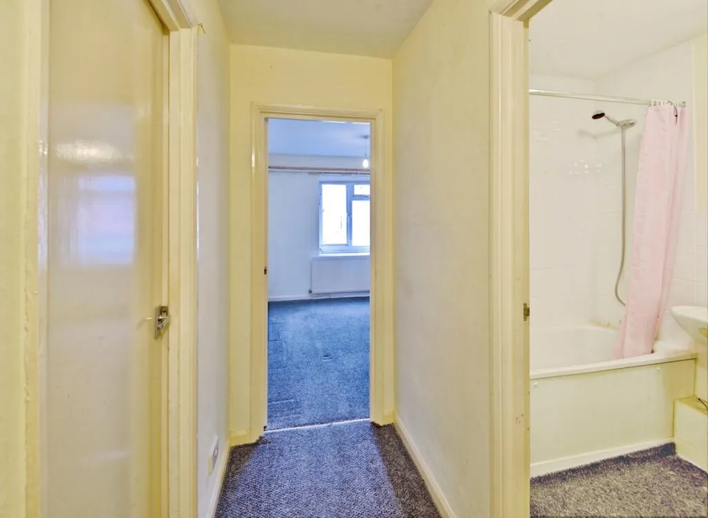 1 bed Ground Flat
