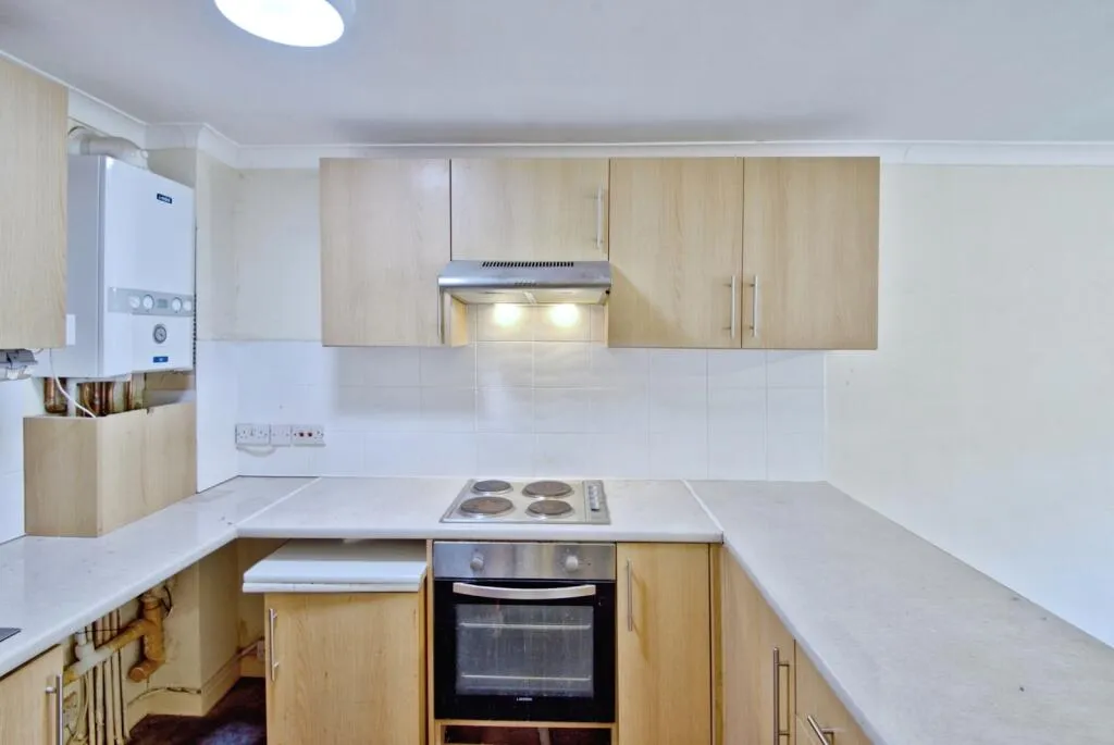 1 bed Ground Flat