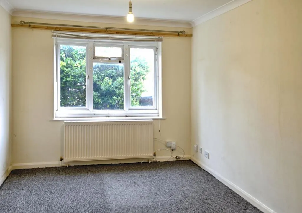 1 bed Ground Flat