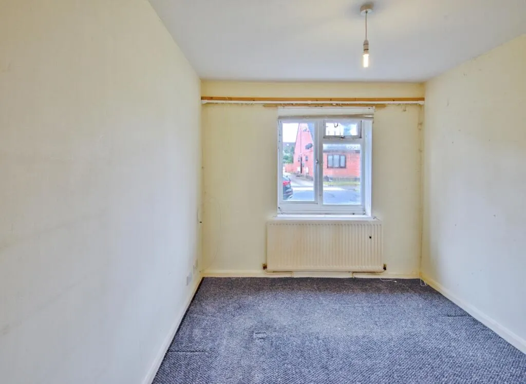 1 bed Ground Flat