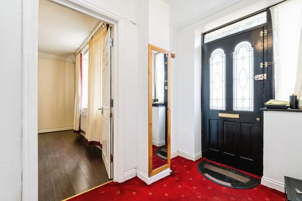 4 bed End of Terrace