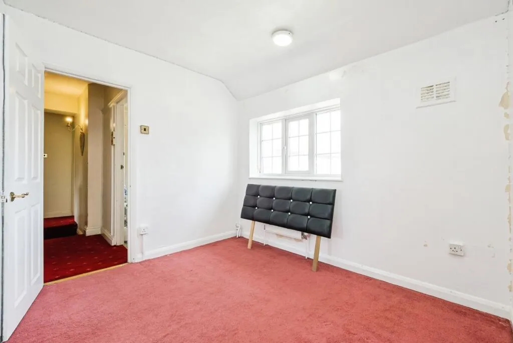 4 bed End of Terrace
