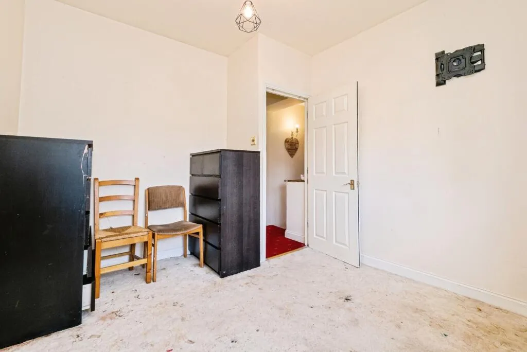 4 bed End of Terrace